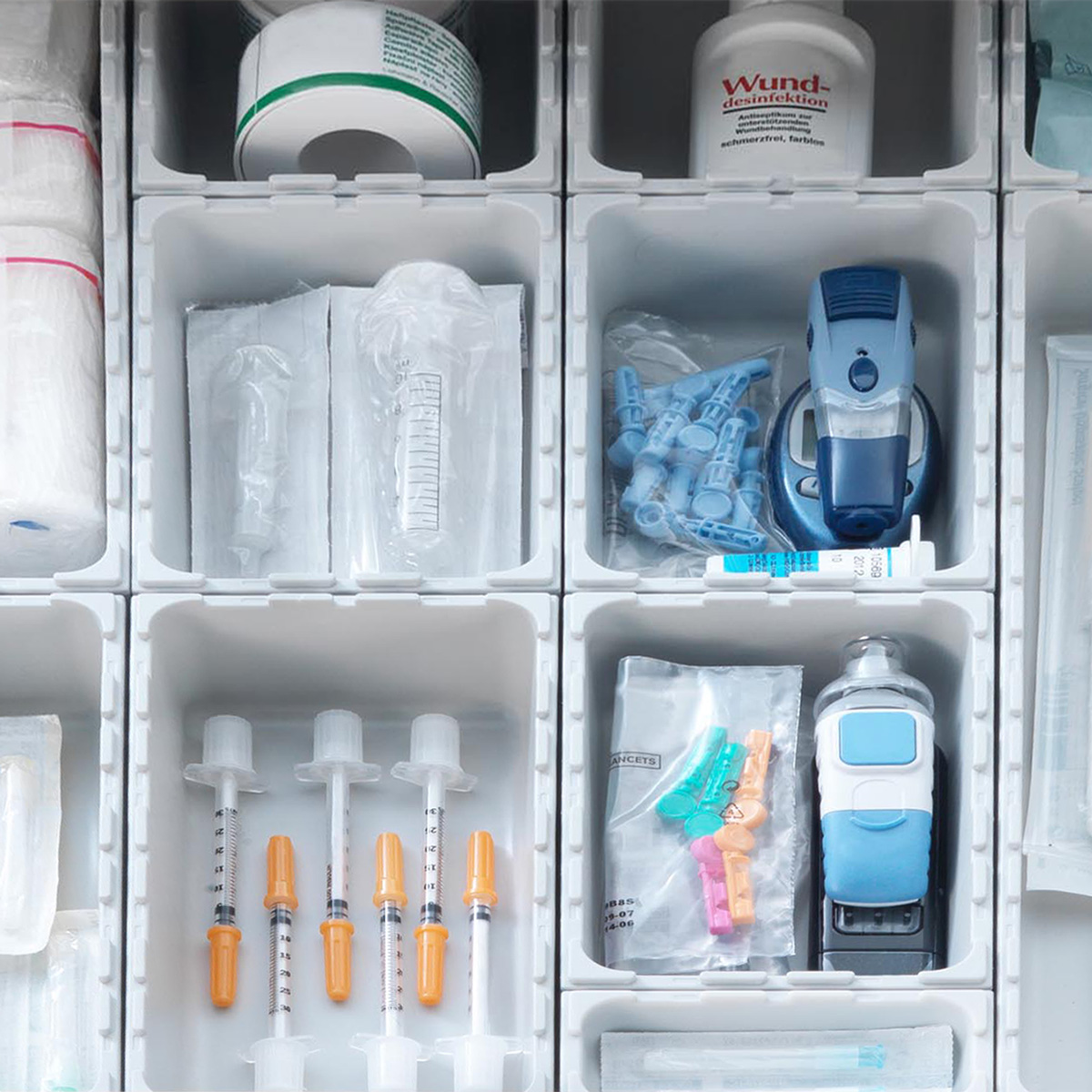 Plastic packaging for lab and diagnosis. Plastic packaging for lab and diagnosis.